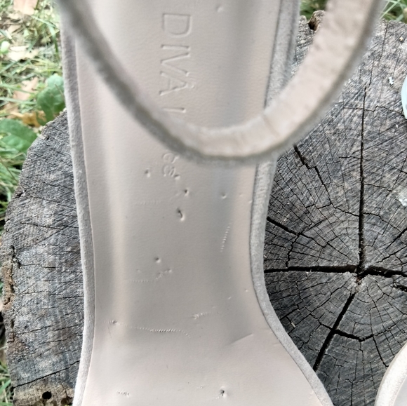 🐮Sale!🐮Wild Diva Lounge Ankle Strap Heels in size 10 - Picture 5 of 5